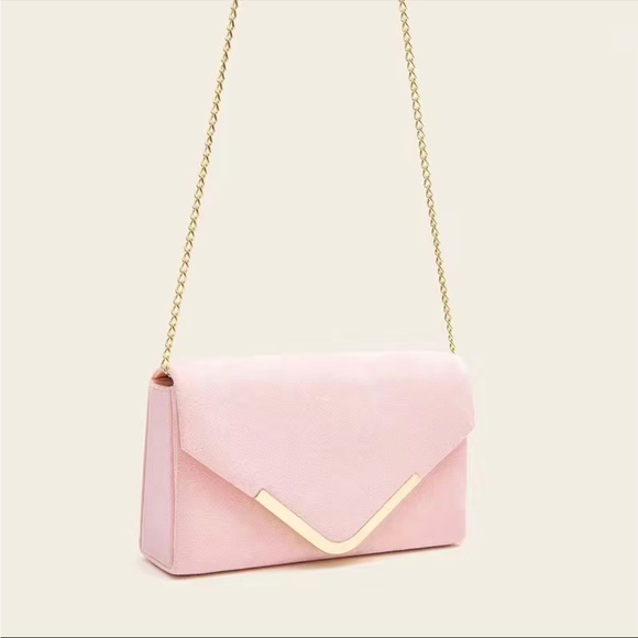 Handbags - Pink night out purse 🩷🦋🫧